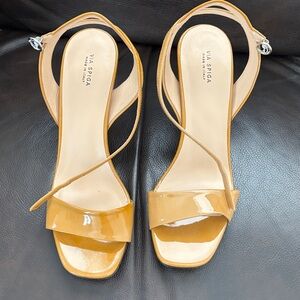 Via Spiga Tan Patent Leather Heels